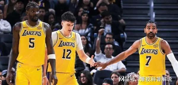 社区盾集结日走向成谜;夏洛特黄蜂复出首秀;更衣室稳定;球队文化再被提及 社区盾集结日走向成谜;夏洛特黄蜂复出首秀;更衣室稳定;球队文化再被提及