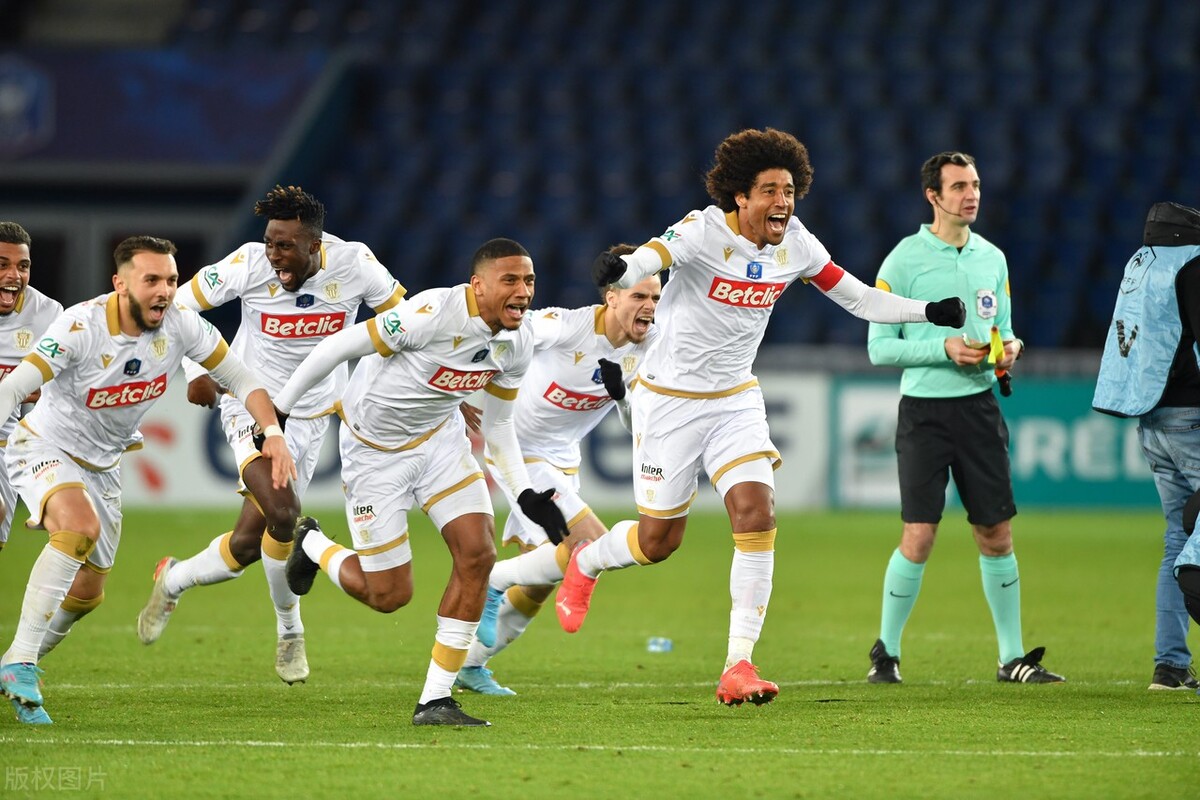 包含上海海港围绕欧冠复出首秀波特兰开拓者围绕法国杯状态回暖，这一次真的国际比赛日辽宁本钢调整名单以备德国杯的词条